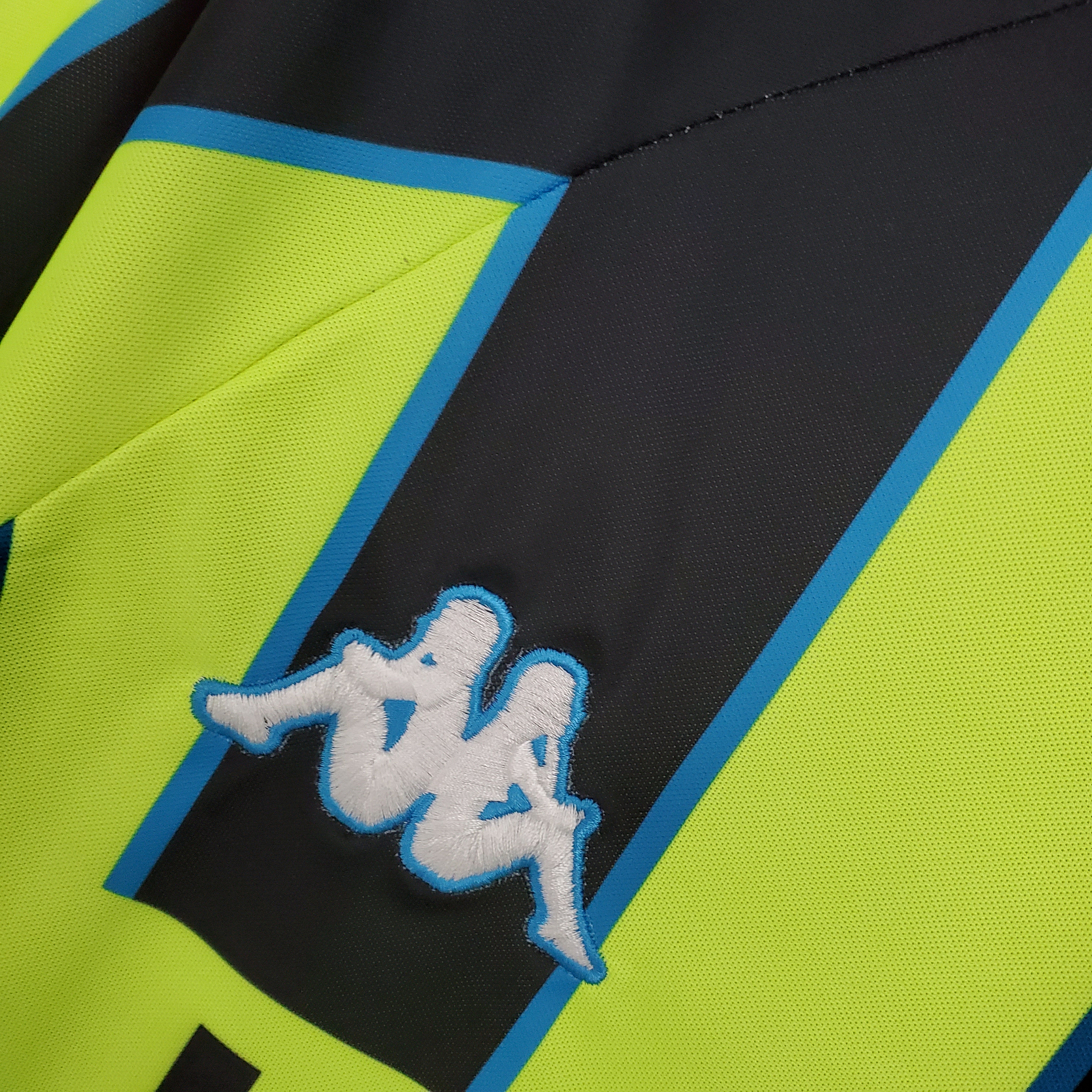 Retro Manchester City 1998-99 Away Stadium Jersey