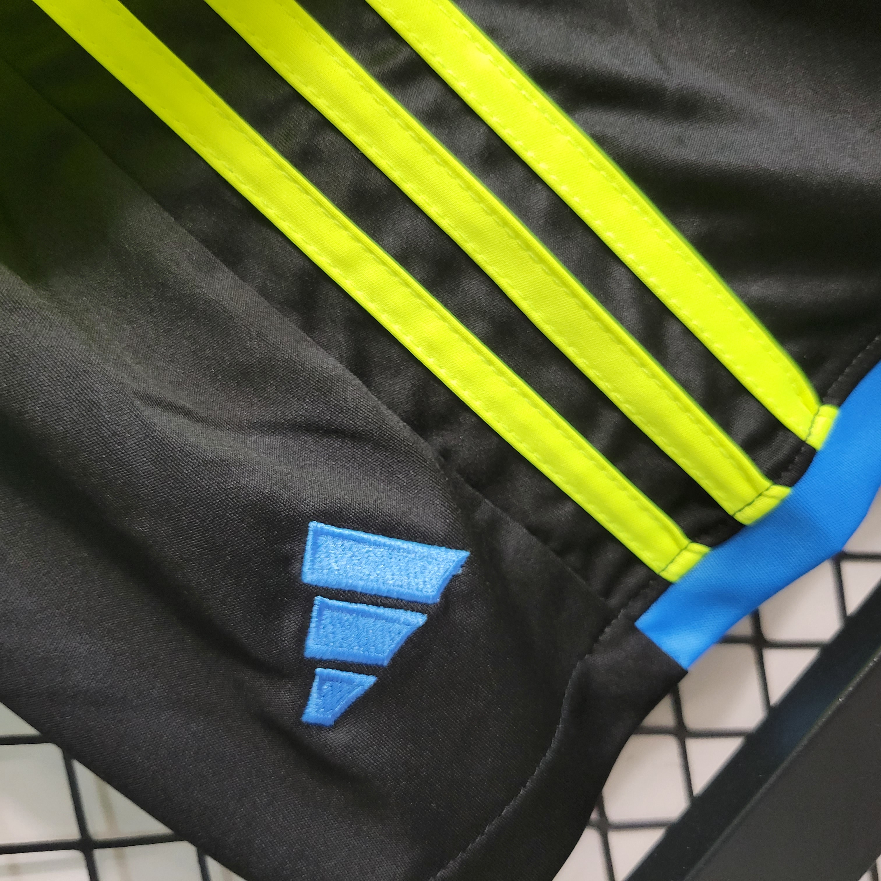 Arsenal 23-24 Away Kids Kit