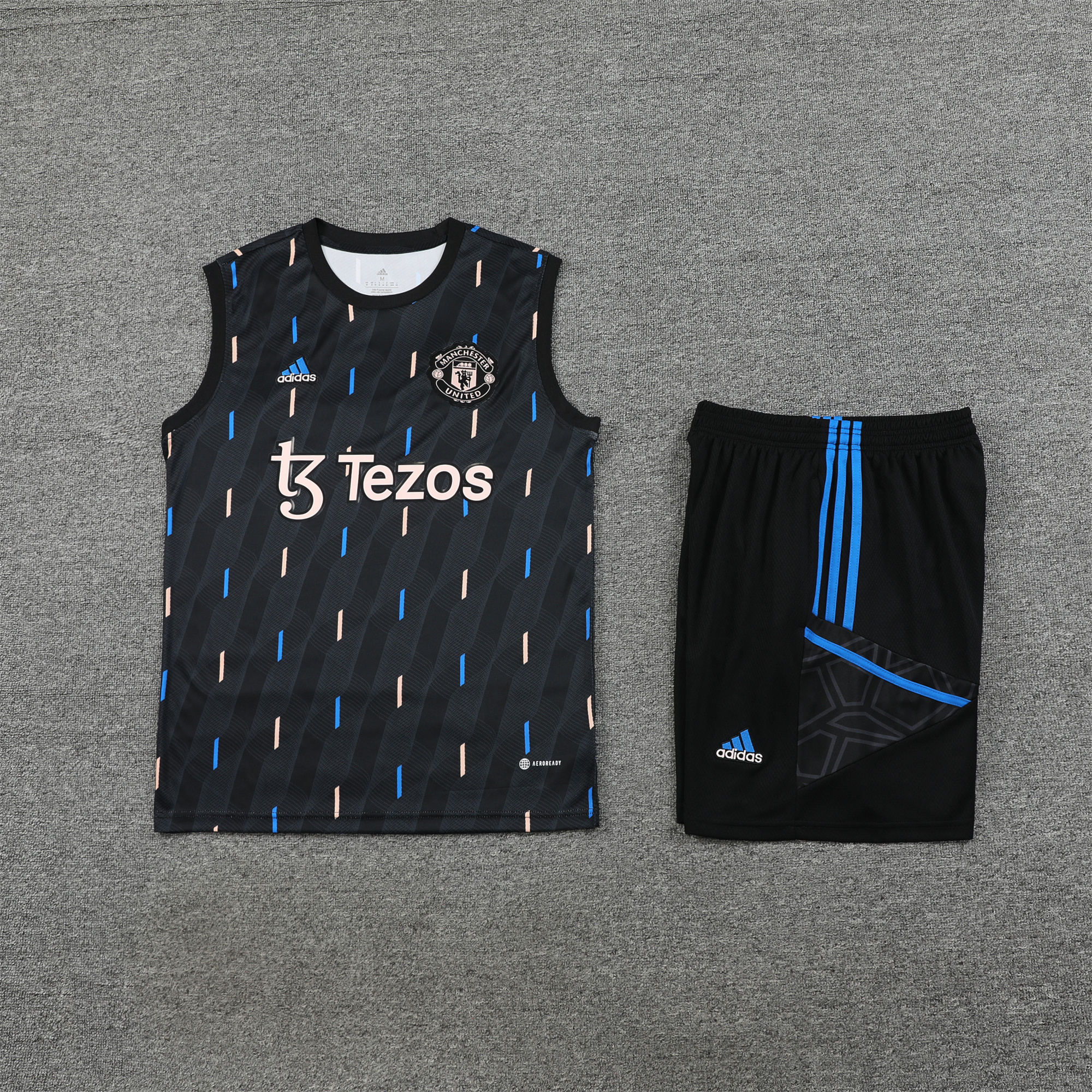 Manchester United 23-24 Vest Training Set Black Line