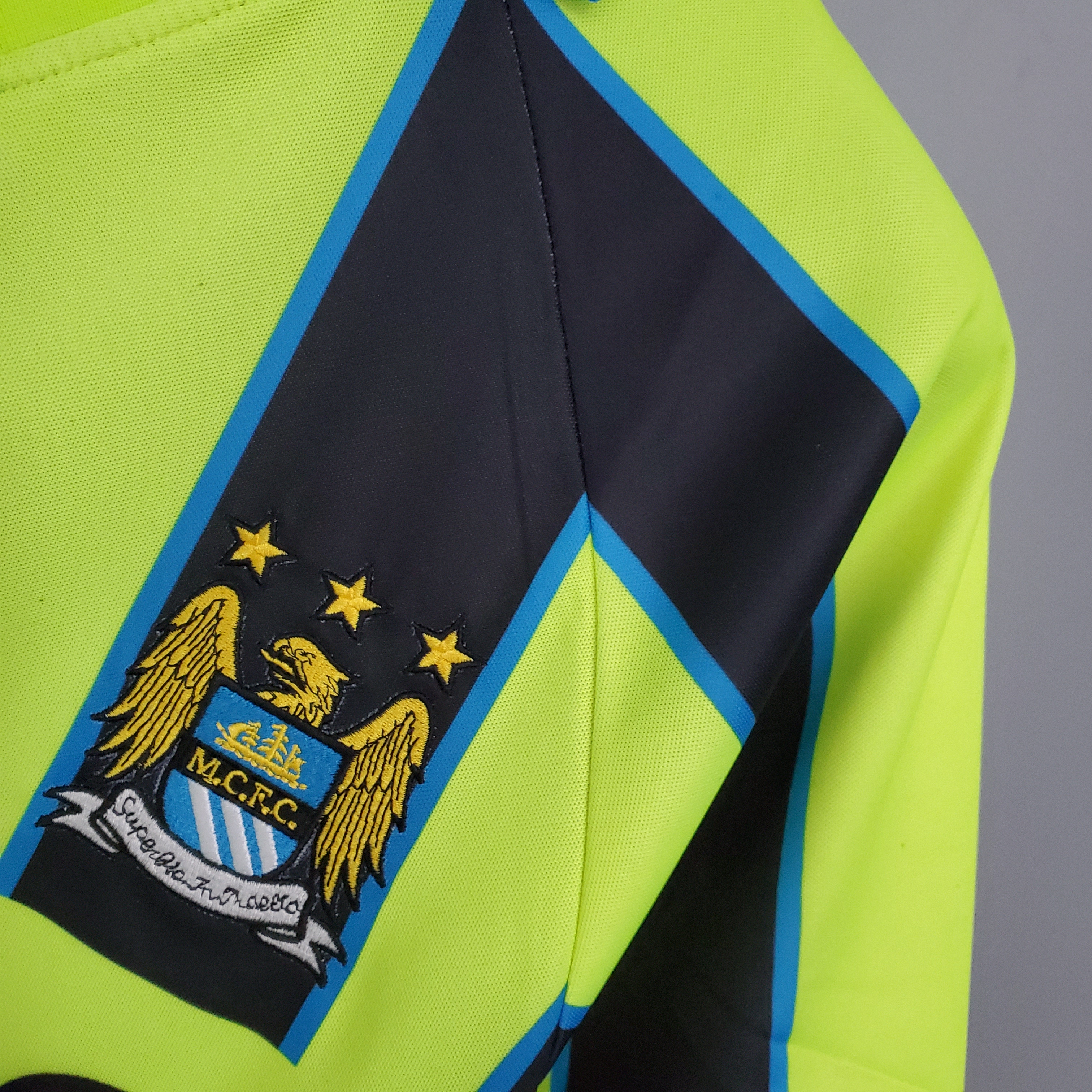 Retro Manchester City 1998-99 Away Stadium Jersey