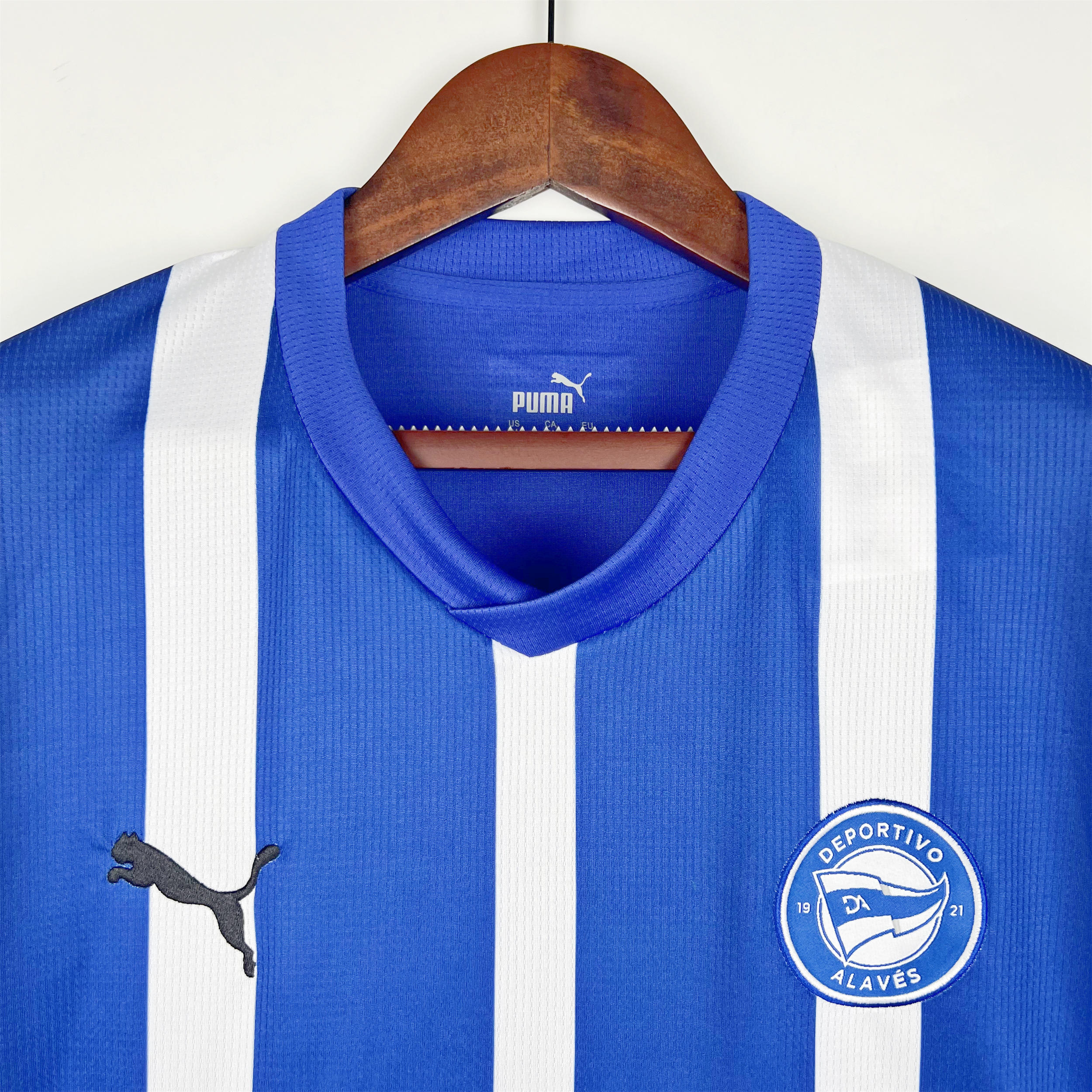 Deportivo Alavés 23-24 Home Stadium Jersey - Fans Version