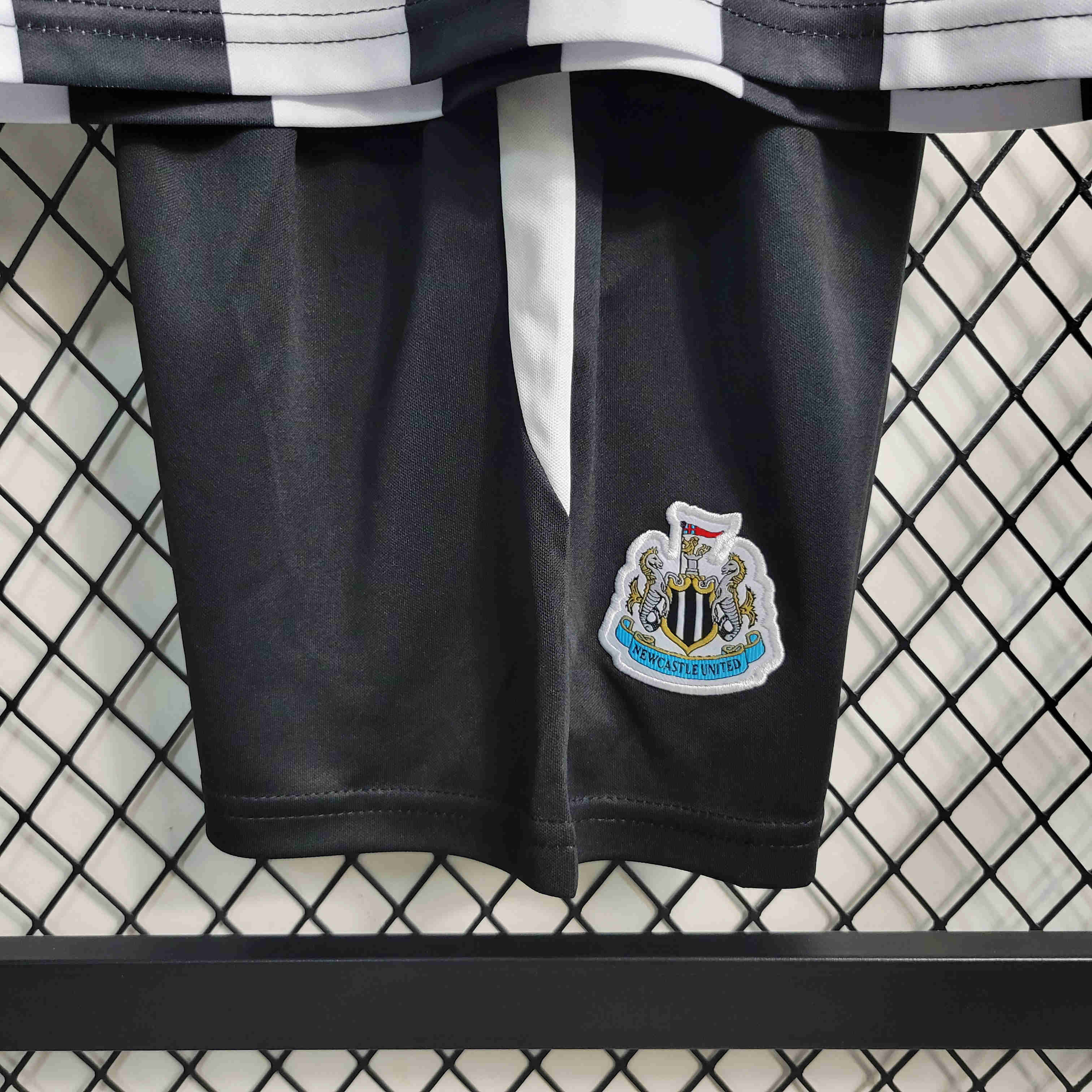 Newcastle United 23-24 Home Kids Kit