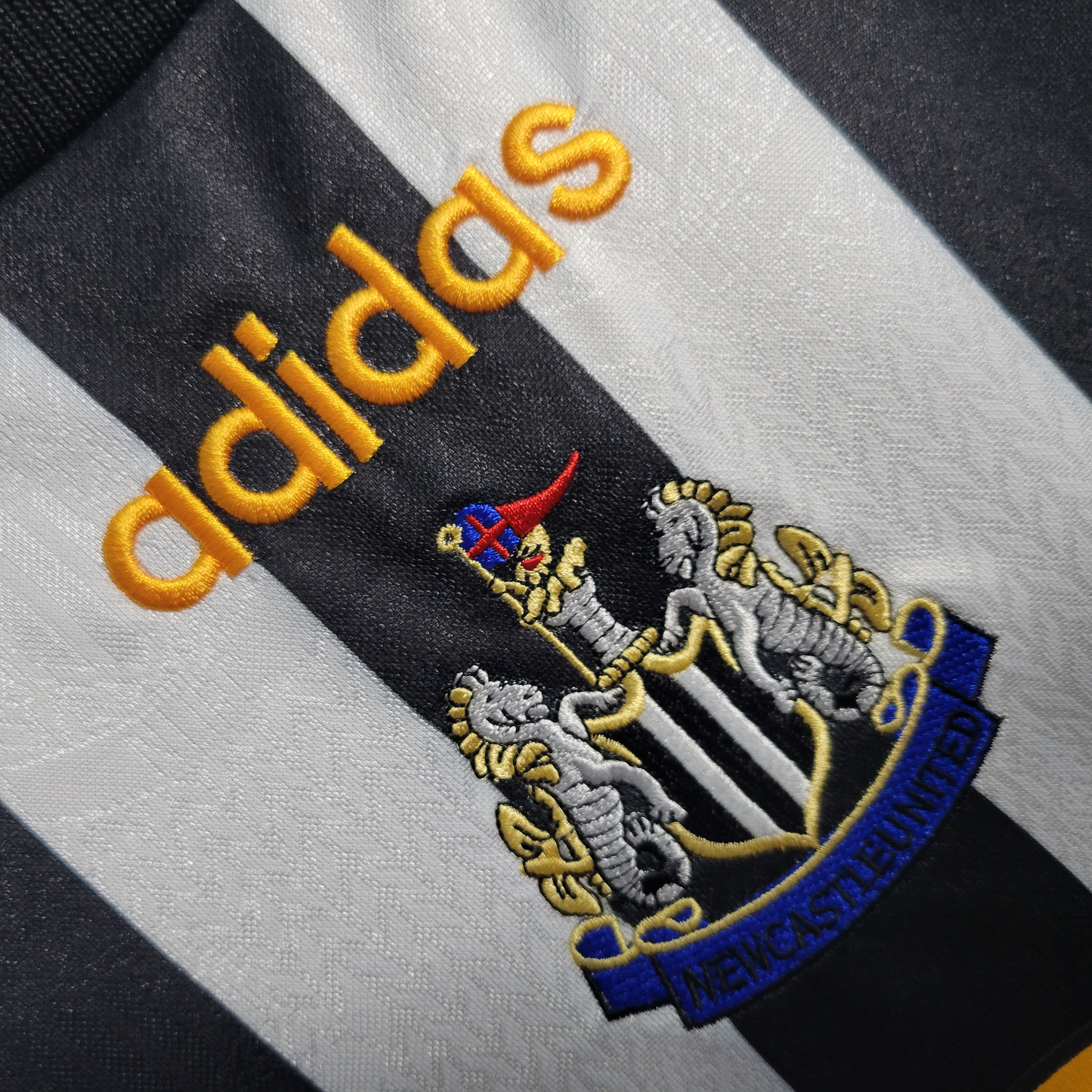 Retro Newcastle United 1995-97 Home Stadium Jersey