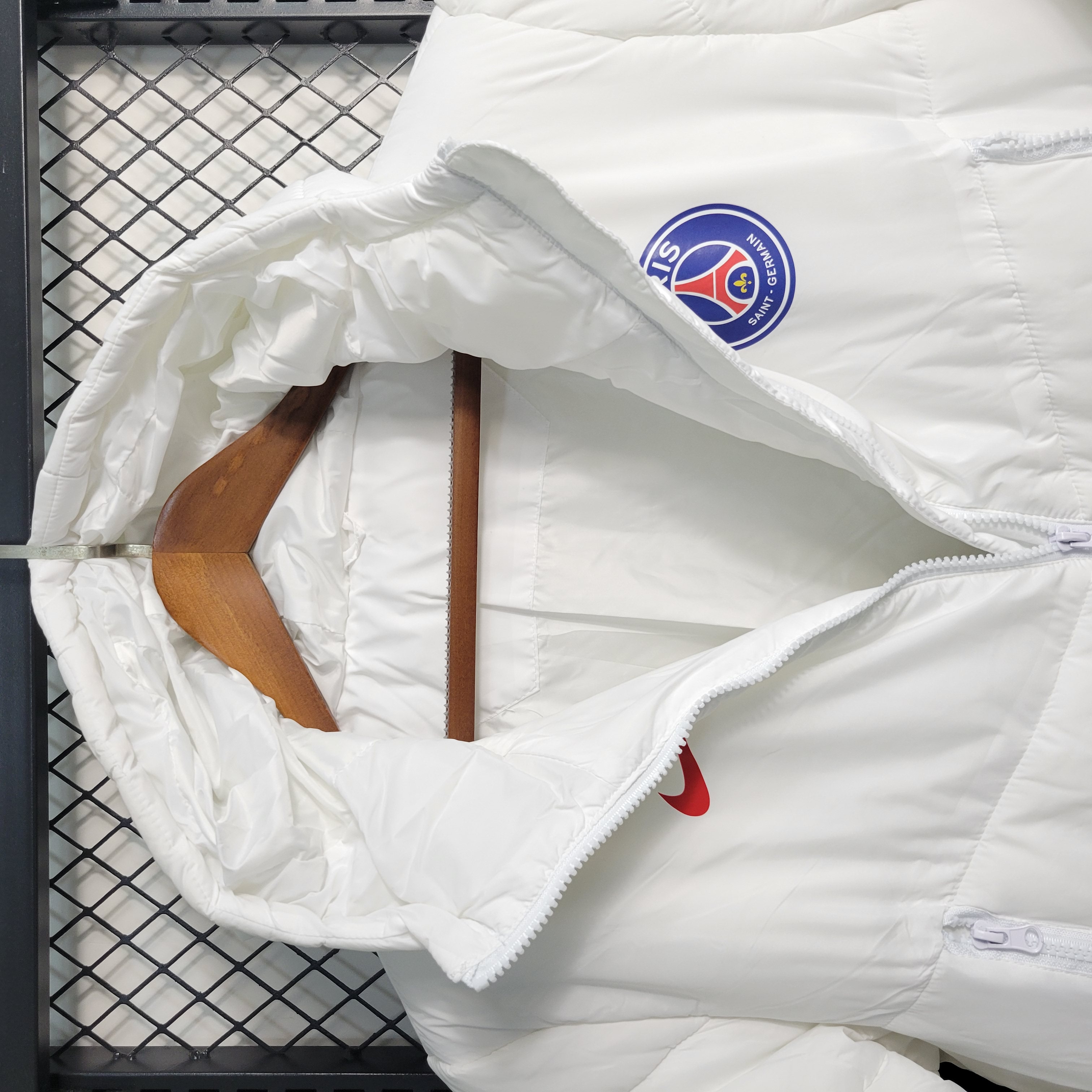 Paris Saint-Germain PSG 23-24 Men's Hooded Thermal Cotton Jacket - White