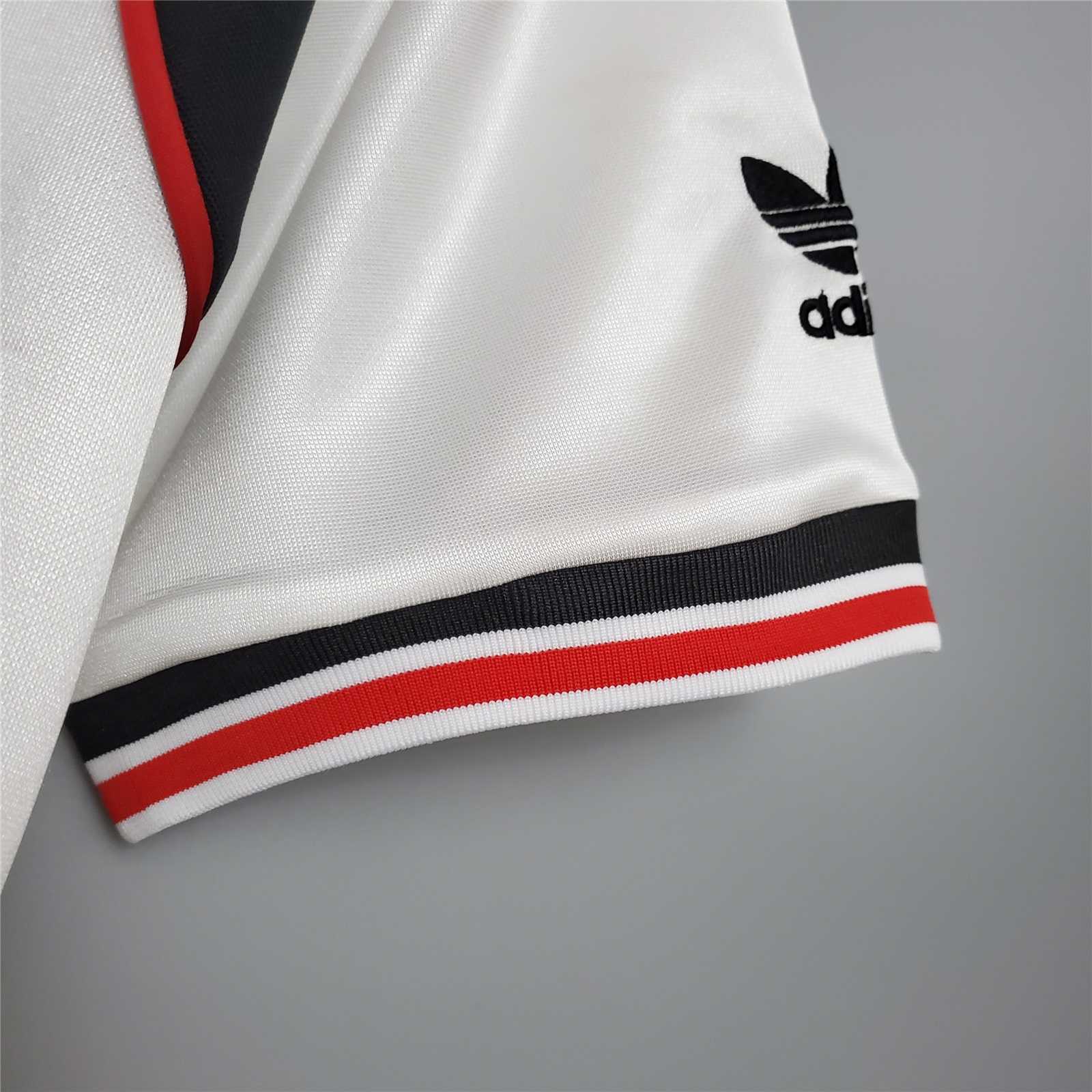 Manchester United Retro 85-86 Away Jersey