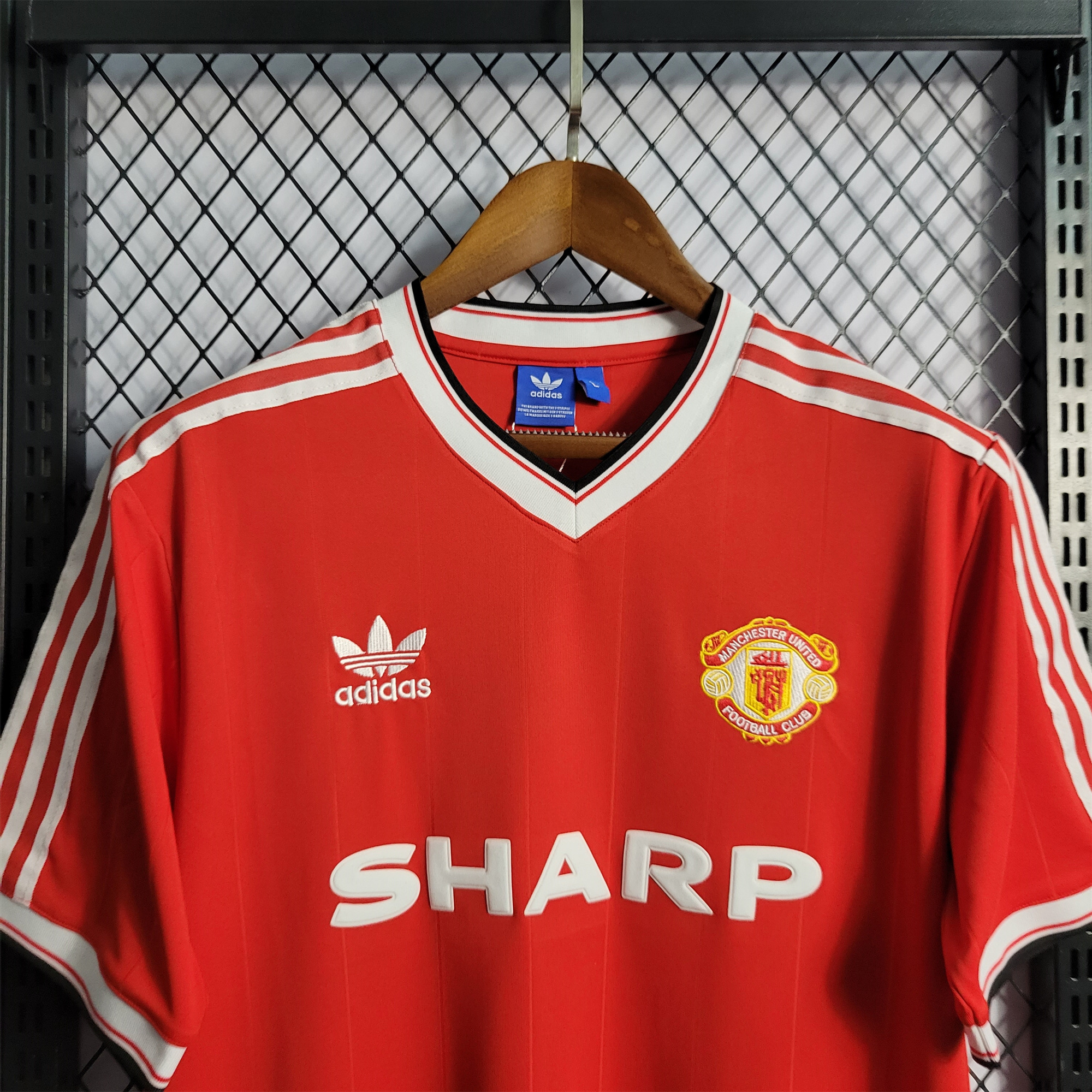 Manchester United Retro 83-84 Home Stadium Jersey