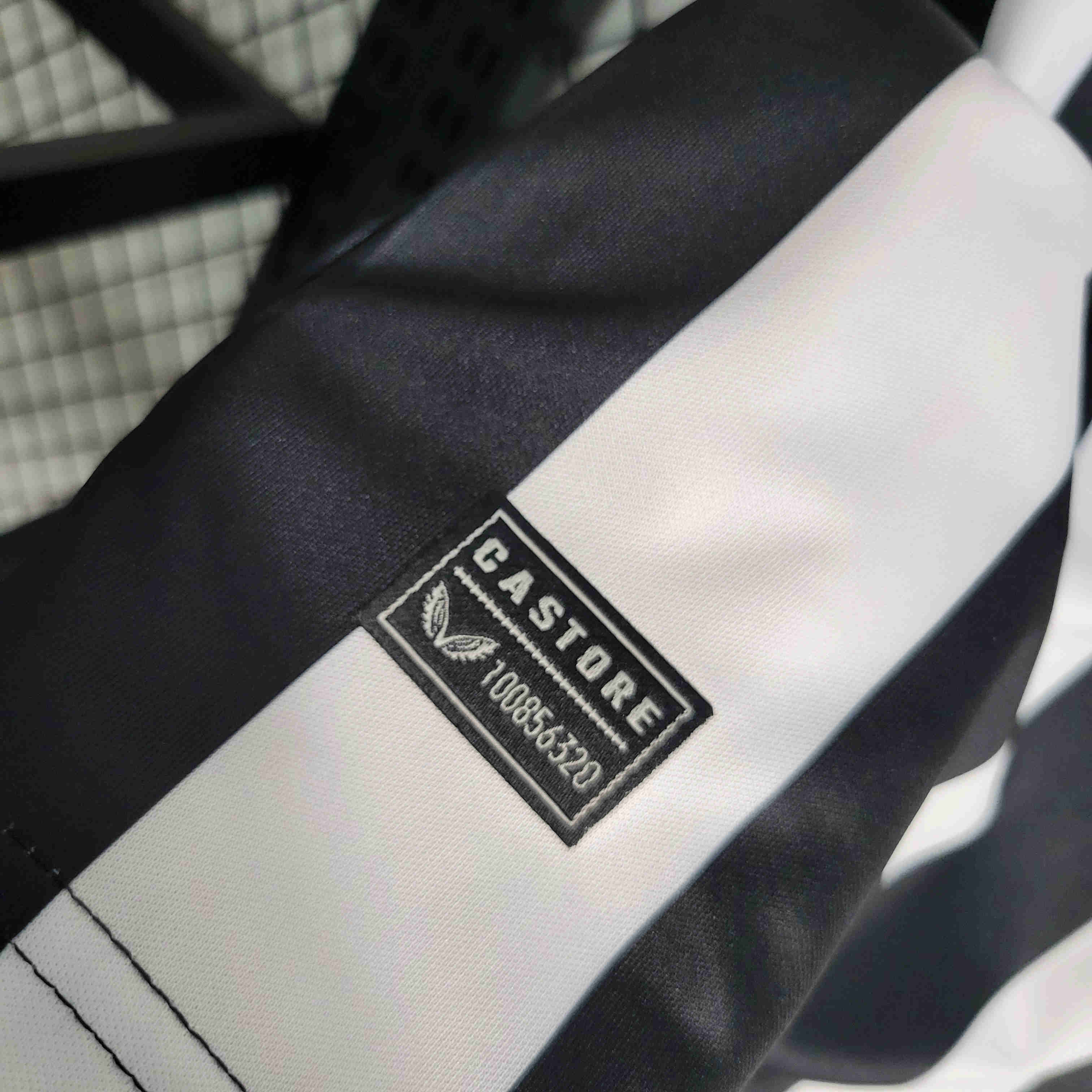 Newcastle United 23-24 Home Kids Kit