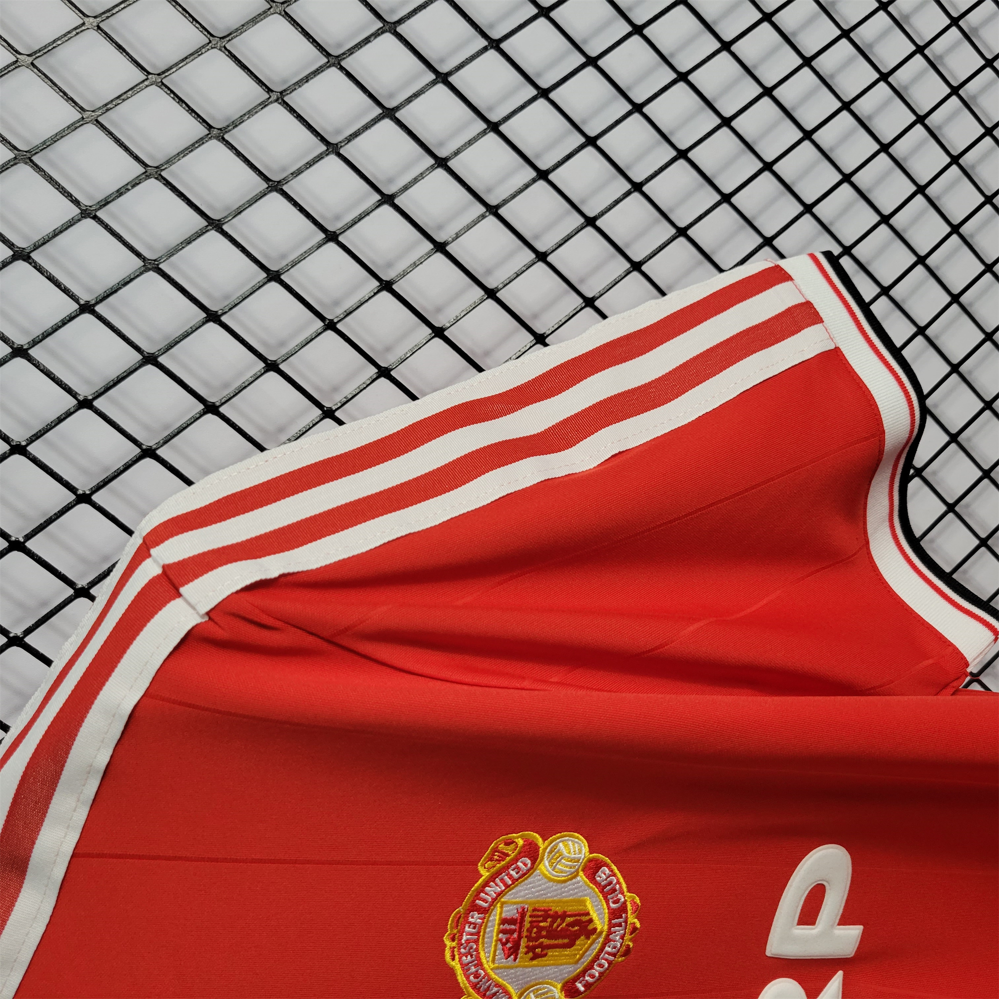Manchester United Retro 83-84 Home Stadium Jersey