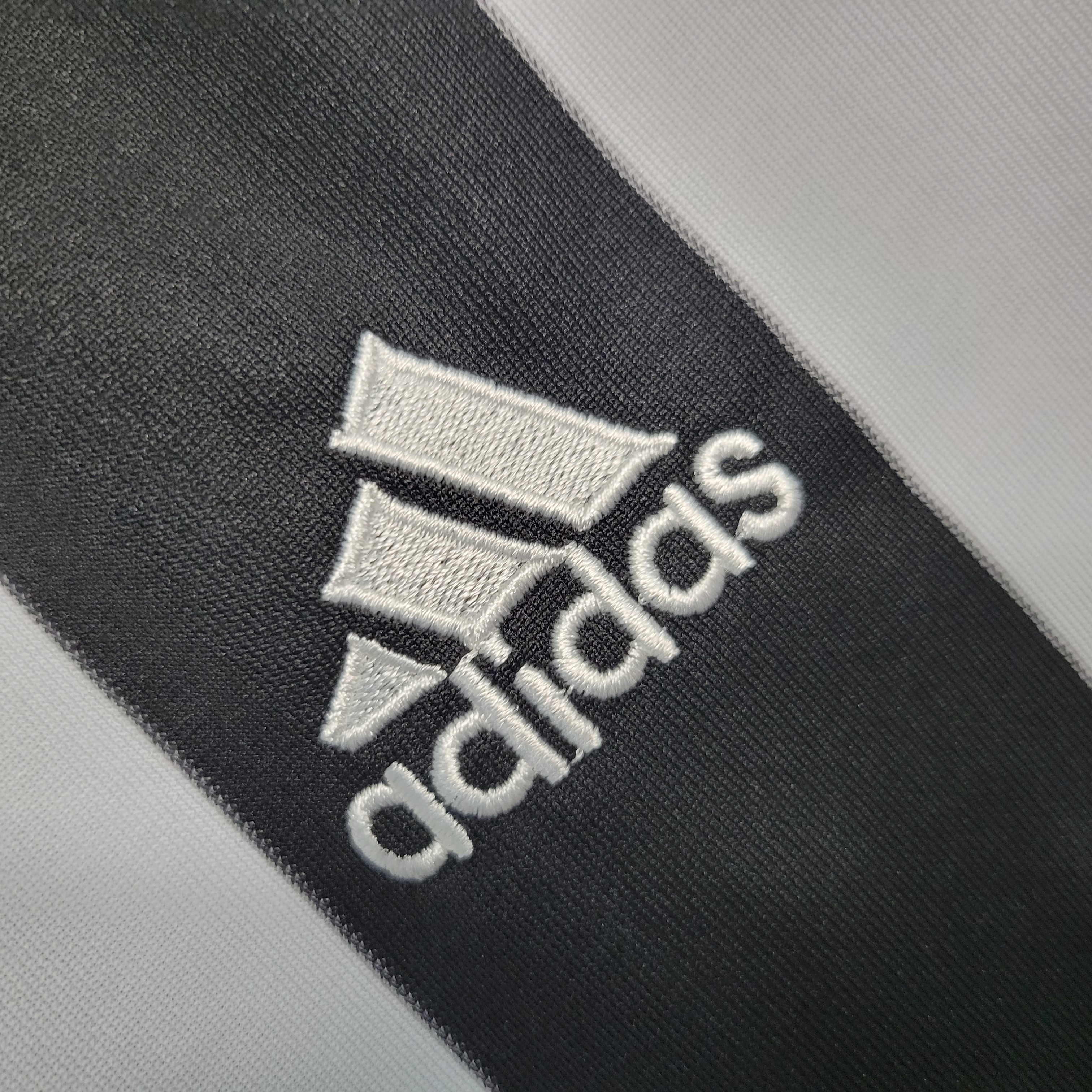 Retro Newcastle United 04-06 Home Stadium Jersey