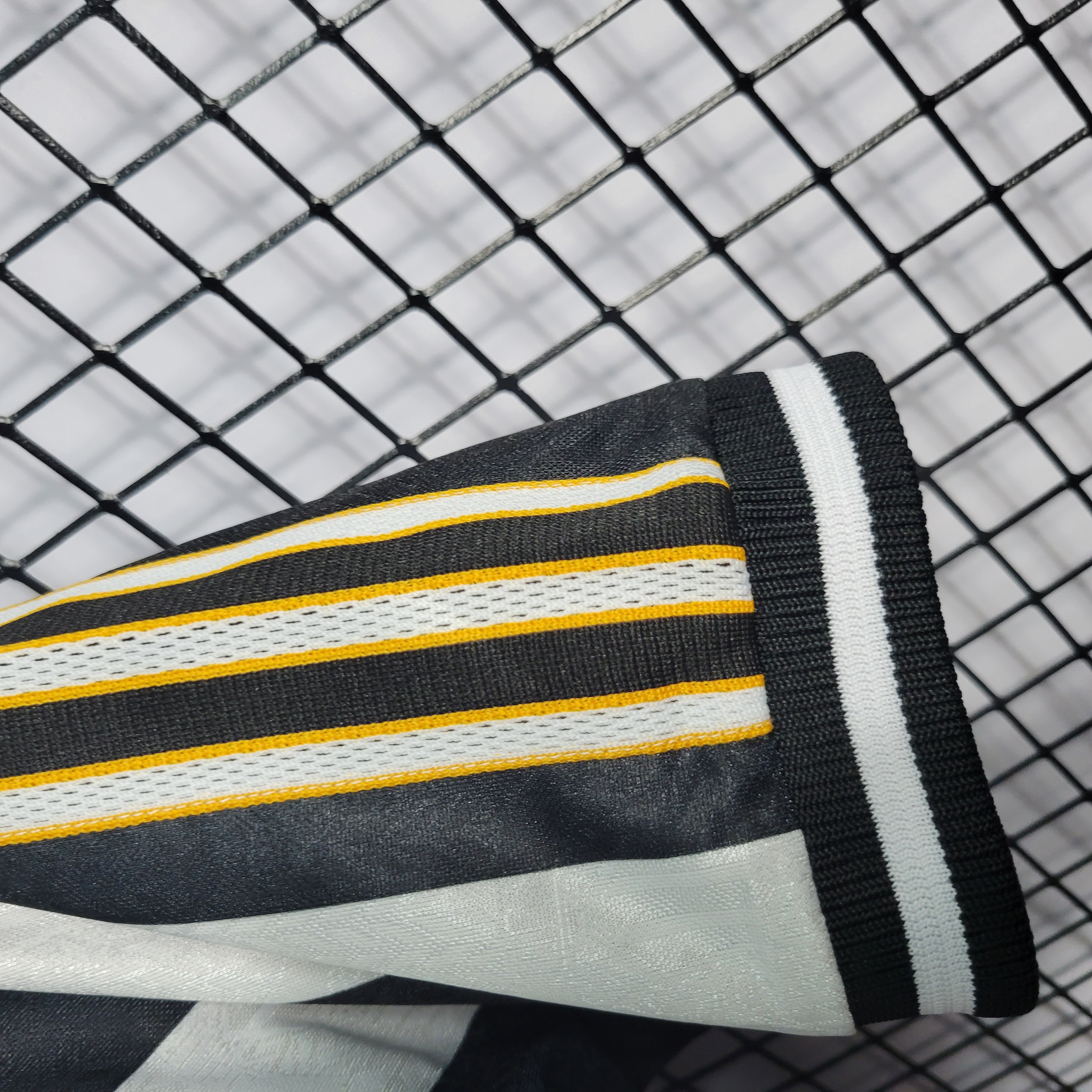 Retro Newcastle United 1995-97 Home Stadium Jersey