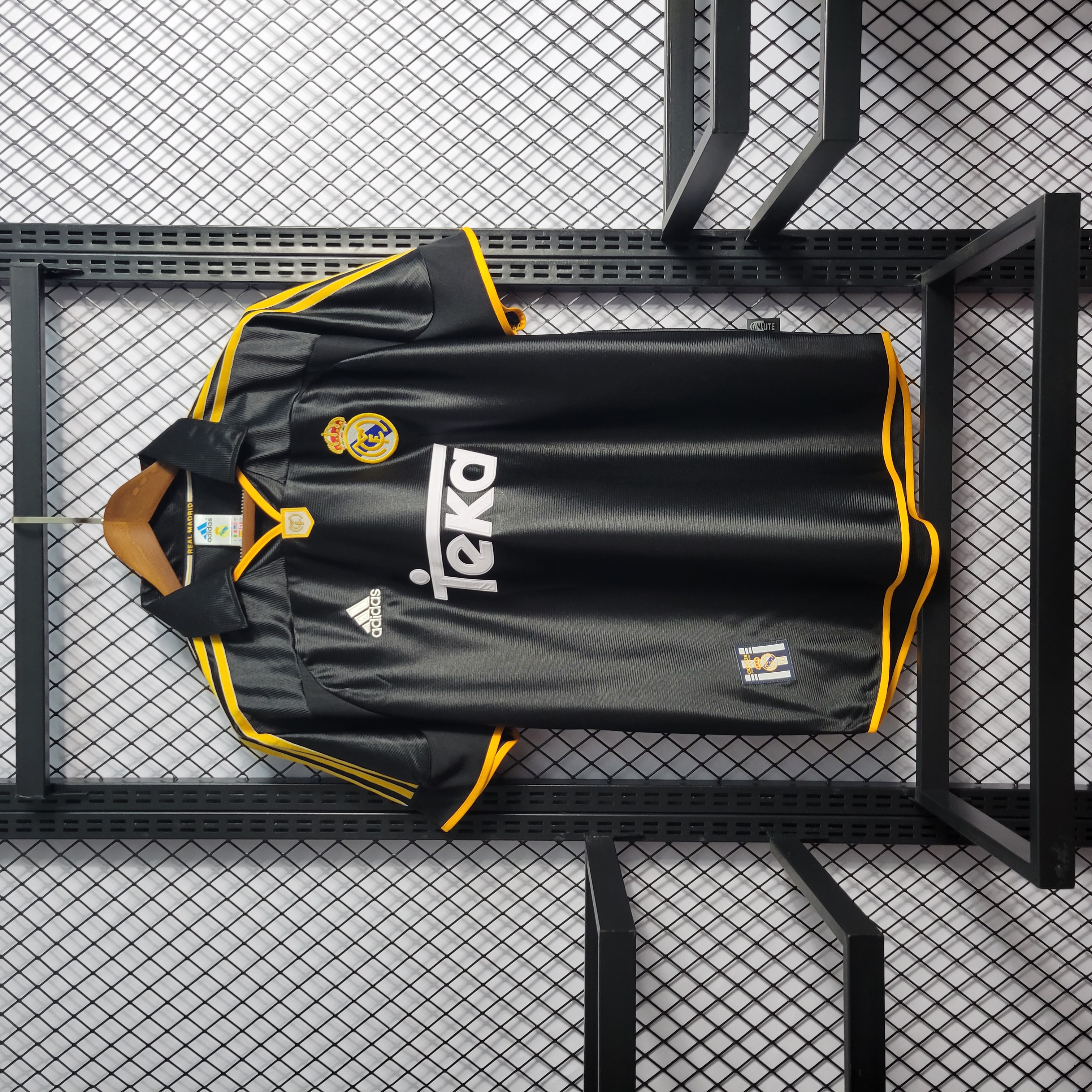 Retro Real Madrid 1999-01 Third Jersey
