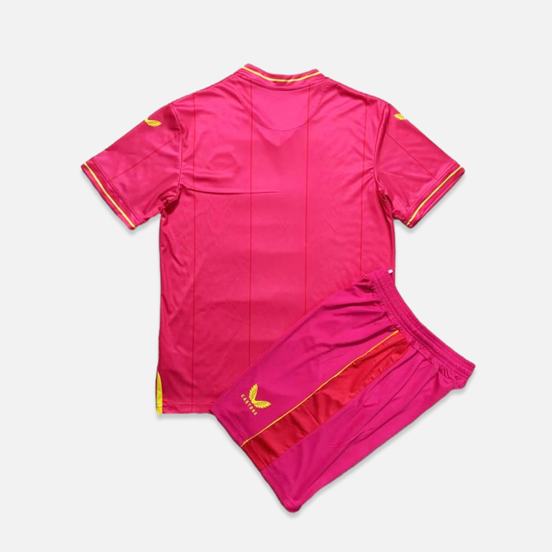 Wolverhampton Wanderers Wolves 23-24 Pink Goalkeeper Kids Kit