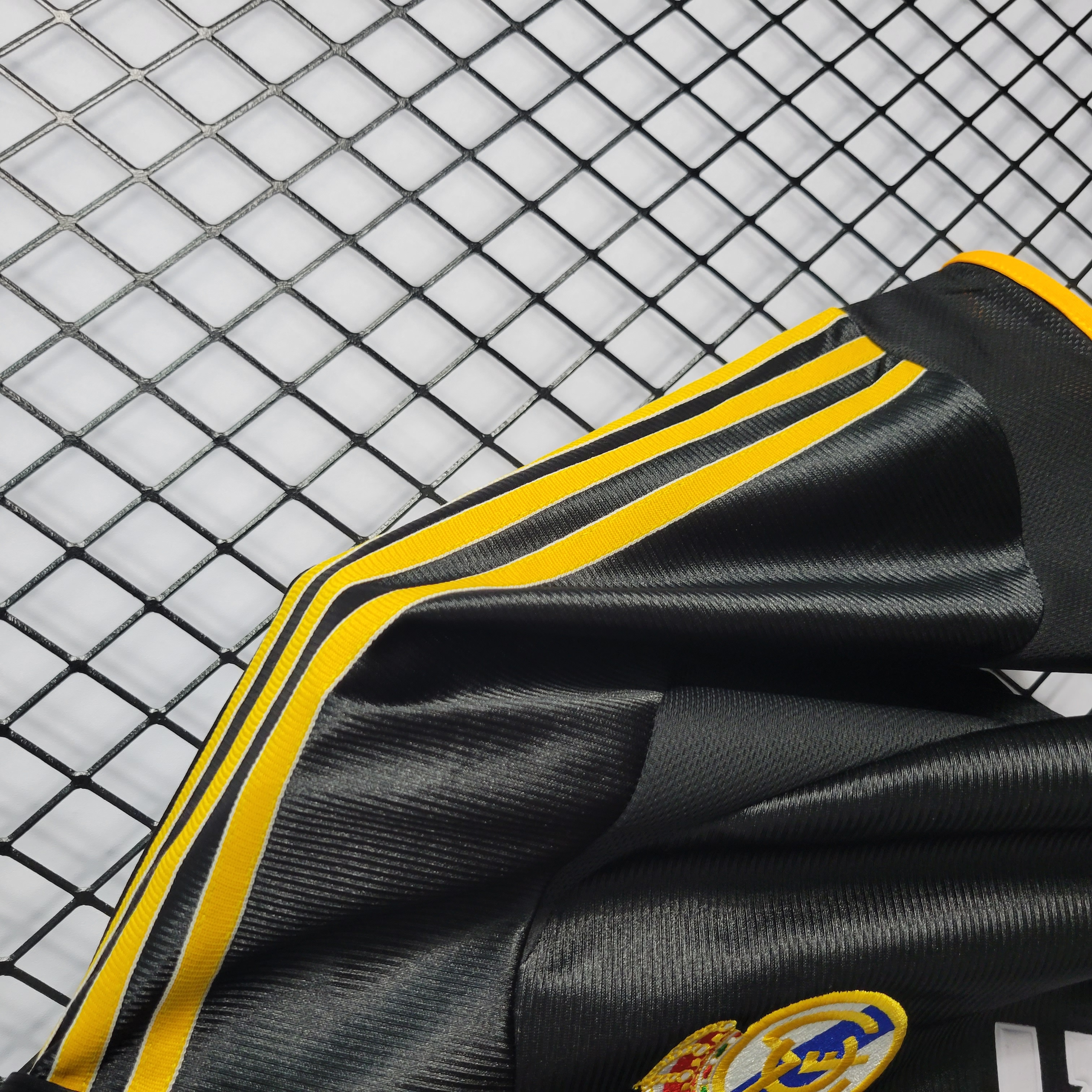 Retro Real Madrid 1999-01 Third Jersey