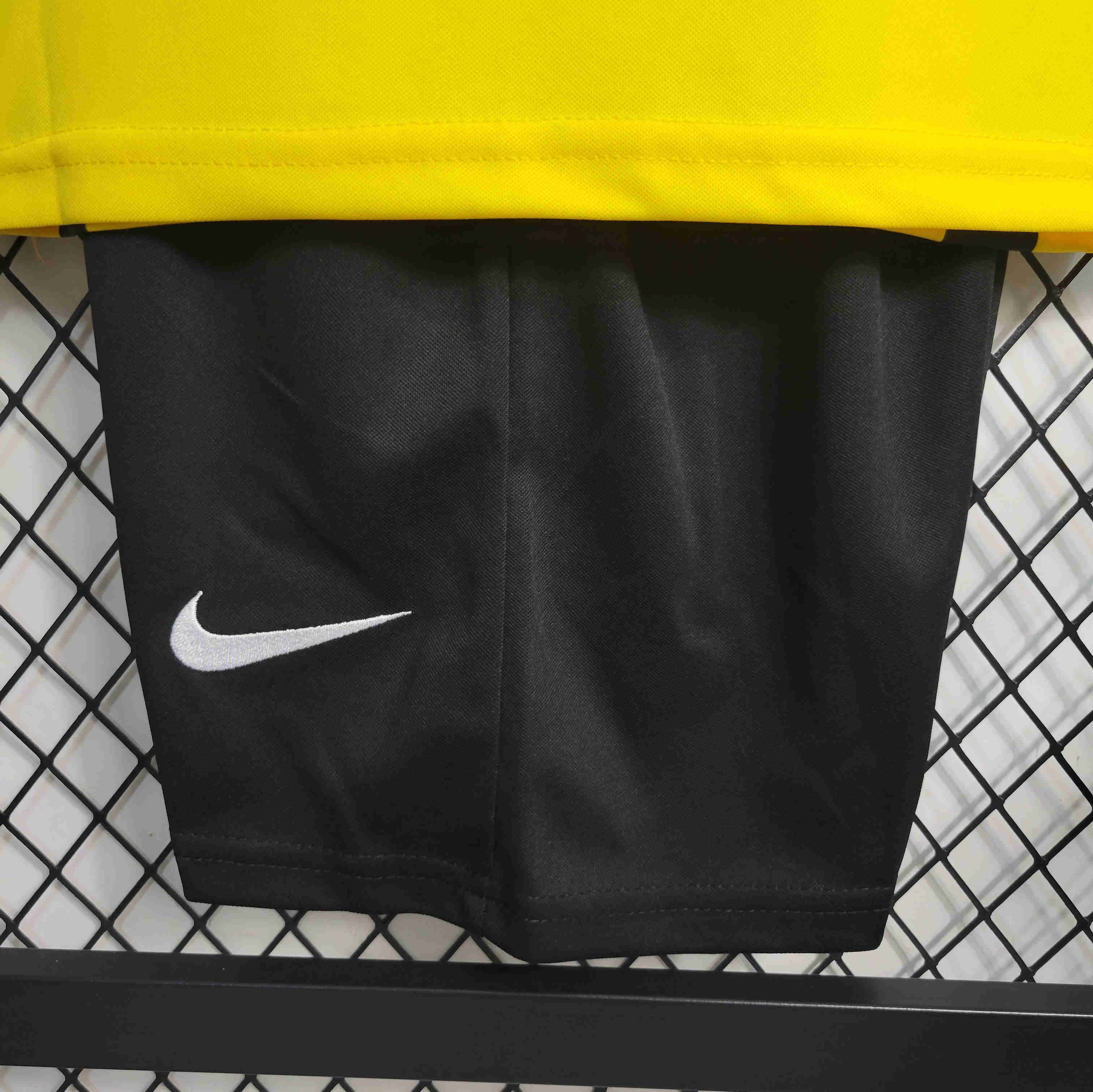 Al Ittihad Jeddah United 23-24 Home Kids Kit - Size 16-28