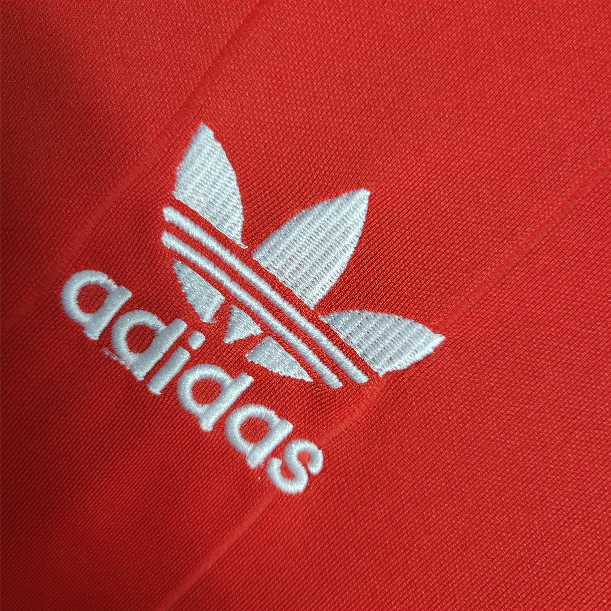 Manchester United Retro 83-84 Home Stadium Jersey
