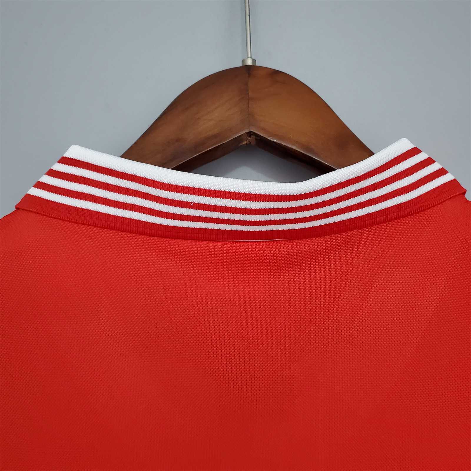 Manchester United Retro 1977 Home Stadium Jersey