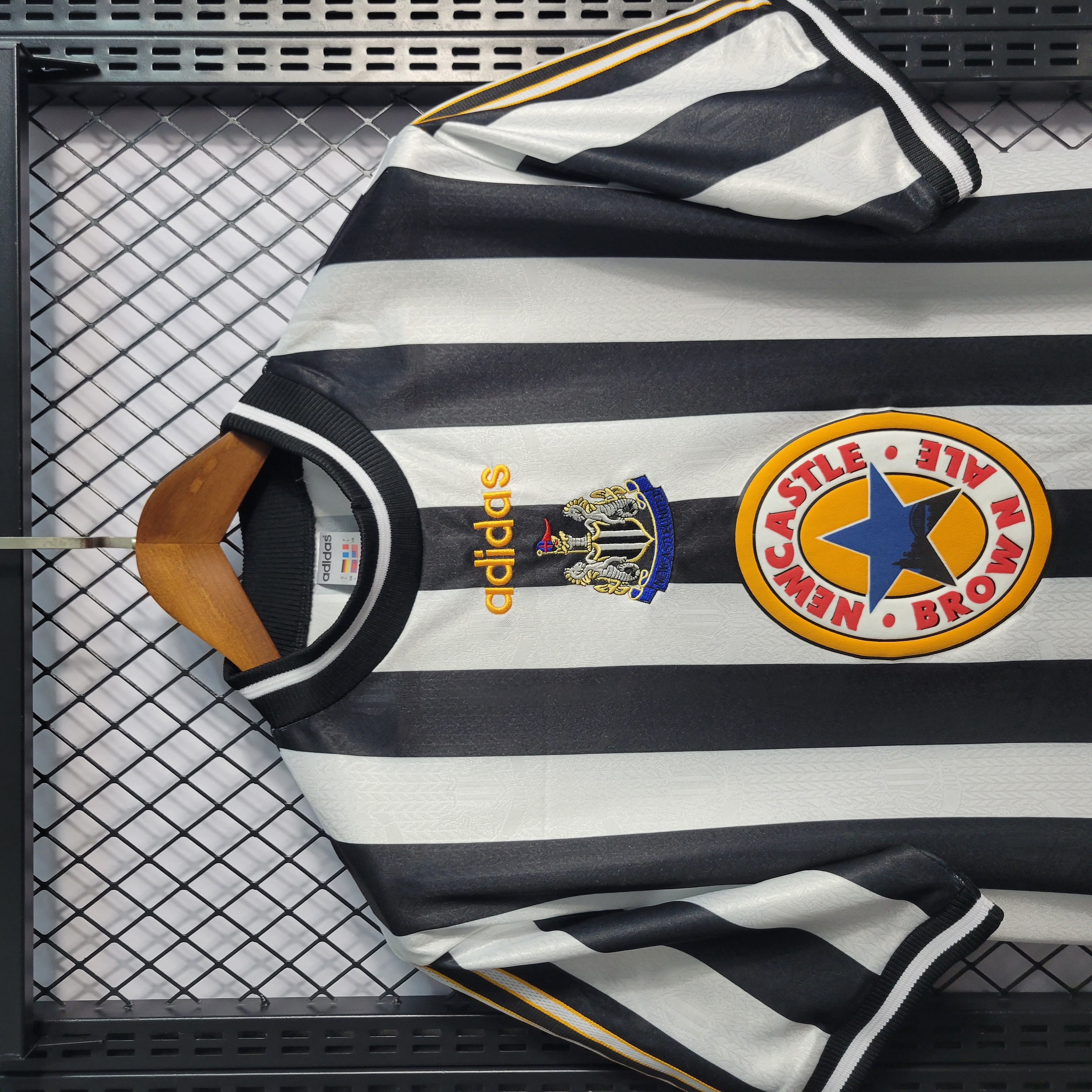 Retro Newcastle United 1995-97 Home Stadium Jersey