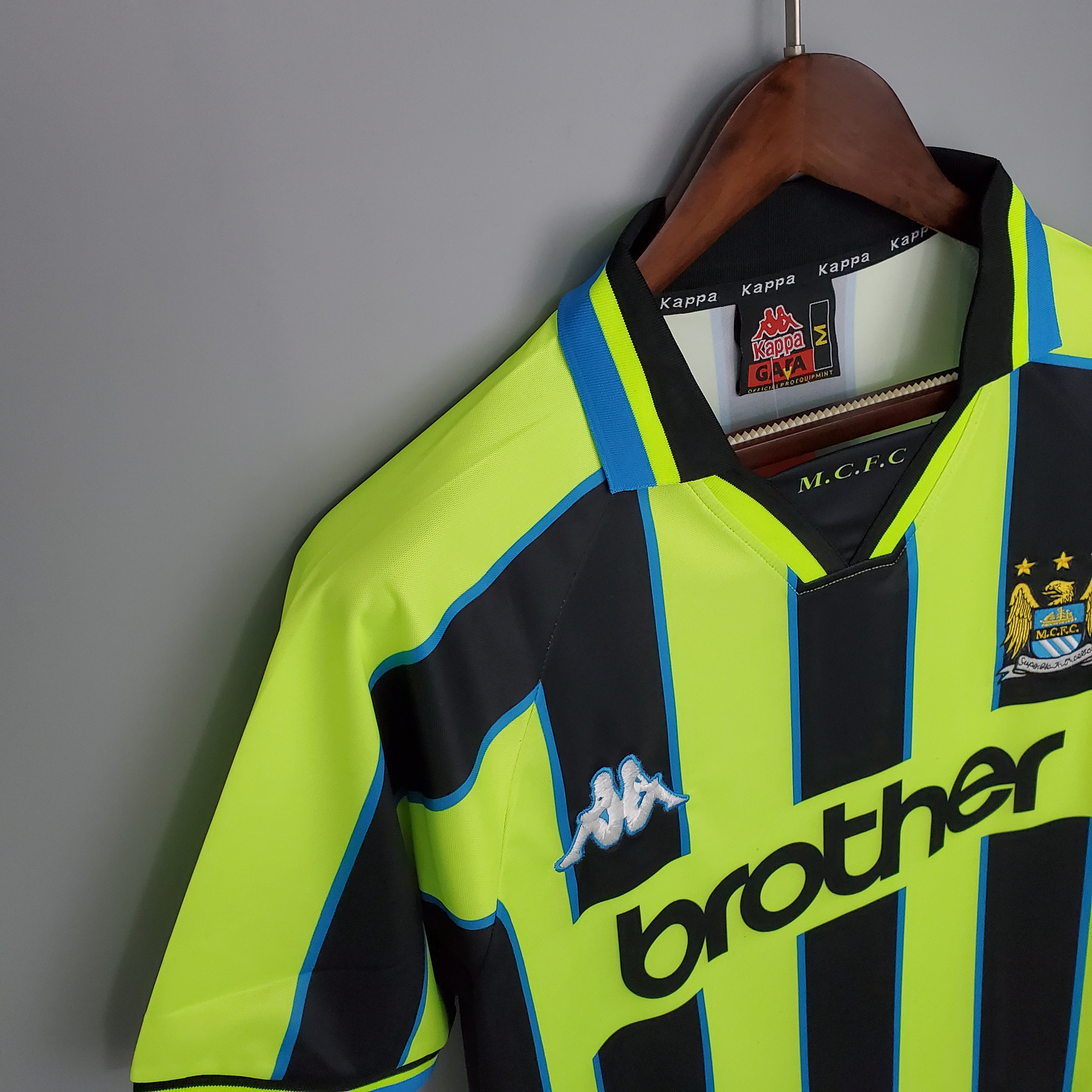Retro Manchester City 1998-99 Away Stadium Jersey